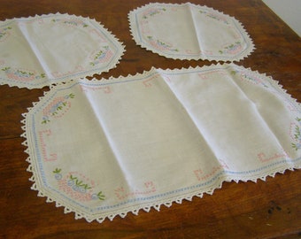 Set of 3 piece matching vintage table runners, hand cross stitched (Lot 3)