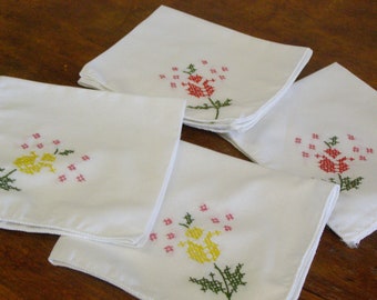 Set of 4 Vintage Hand Cross Stitched Napkins. (Lot 3)