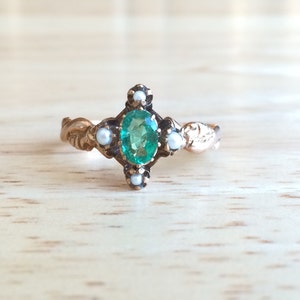 Antique Gold Ring.Victorian Ring.Gold Victorian Ring.Emerald Ring.Seed Pearl Ring.Pearl Ring.Engagement Ring.Wedding Ring.Size 8 1/2
