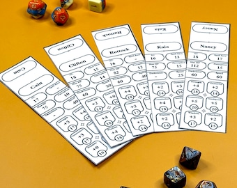 Könnte beinhalten: Fünf Charakterblätter für ein Rollenspiel mit den Namen Kain, Clifton, Ruttock, Kaia und Nancy. Jedes Blatt enthält Werte für Stärke, Geschicklichkeit, Konstitution, Intelligenz, Weisheit und Charisma.