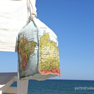 Bouée coussin côtier, coussin bouée homard, style marin, coussin de voyage, maison de plage, tissu imprimé carte du monde. Cadeau spectaculaire !