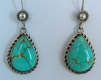 Pendientes hechos a mano de plata de ley con turquesa azul verdosa, de la tribu Navajo, 1 5/8"