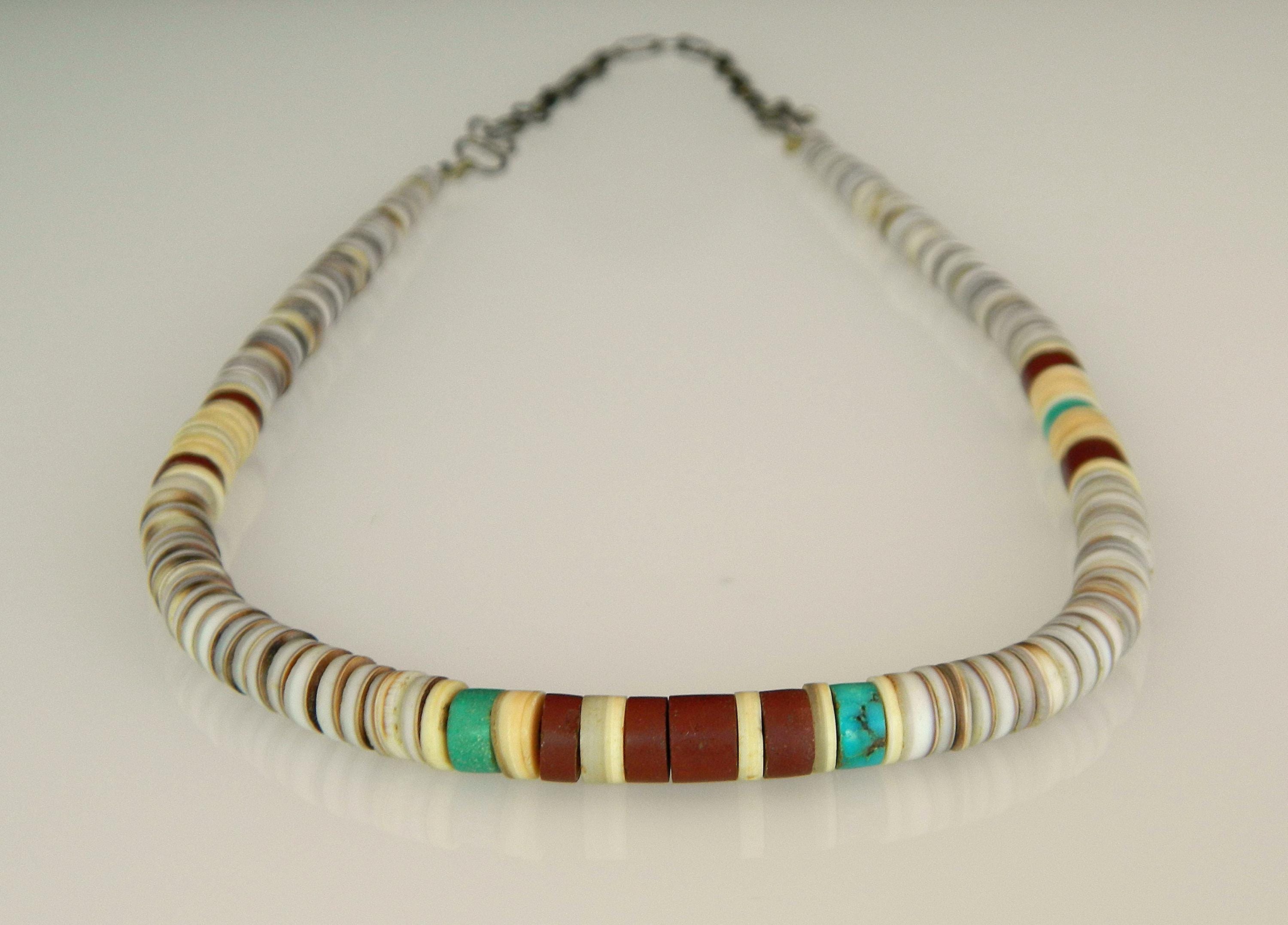 アクセサリー NATIVE AMERICAN HAND MADE JEWELRY Native American FETISH Necklace>zuni Hand Carved Turquoise