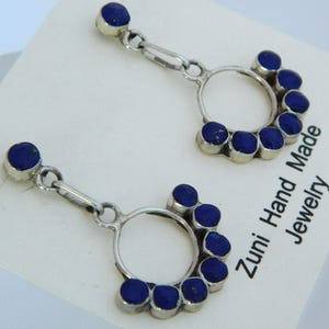 Zuni Ursprungsamerikanska Lapis Sterlingsilver Handgjorda Örhängen i Sterling Silver Erma Esalio 5 cm