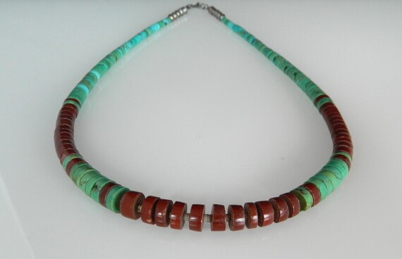 Native American Quality Santo Domingo Graduating Green Turquoise Sterling Silver Necklace Native American Quality Santo Domingo Graduating Green Turquoise Sterling Silver Necklace