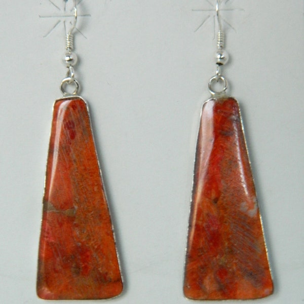 Boucles d'oreilles indigènes de Saint-Domingue, pomme et corail enveloppées dans de l'argent sterling, Veronica Tortalita 2 1/4"