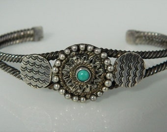 Pulsera única de plata esterlina con turquesa natural, estilo Navajo, de la época de Fred Harvey, de la década de 1940, 7 pulgadas. ¡EN VENTA!