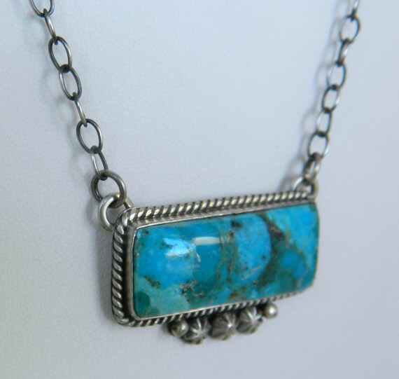 Collier VINTAGE Navajo En Turquoise Brute Naturelle Verte - Années 1950, Occasion