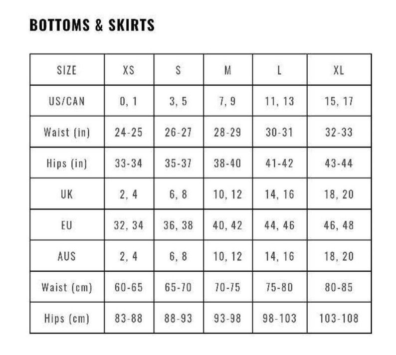 Pu&ograve; includere: Tabella delle taglie per pantaloni e gonne con misure in pollici e centimetri. La tabella include le taglie US/CAN, vita, fianchi, Regno Unito, UE, Australia.