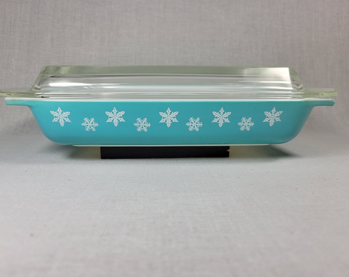 Vintage Pyrex Turquoise W/ White Snowflakes Casserole Dish 548-B 1 1/4 ...