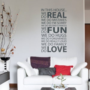 In This House We do Sticker mural - Sticker maison vinyle Art citation mots murale famille amour réel