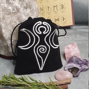 Diosa espiral / Triple luna / Bolsa de cristal de terciopelo / Bolsa de hechizos / Hechizo de intención / Amuleto de la suerte / Bolsa de maleficio / Personalizada y hecha a mano