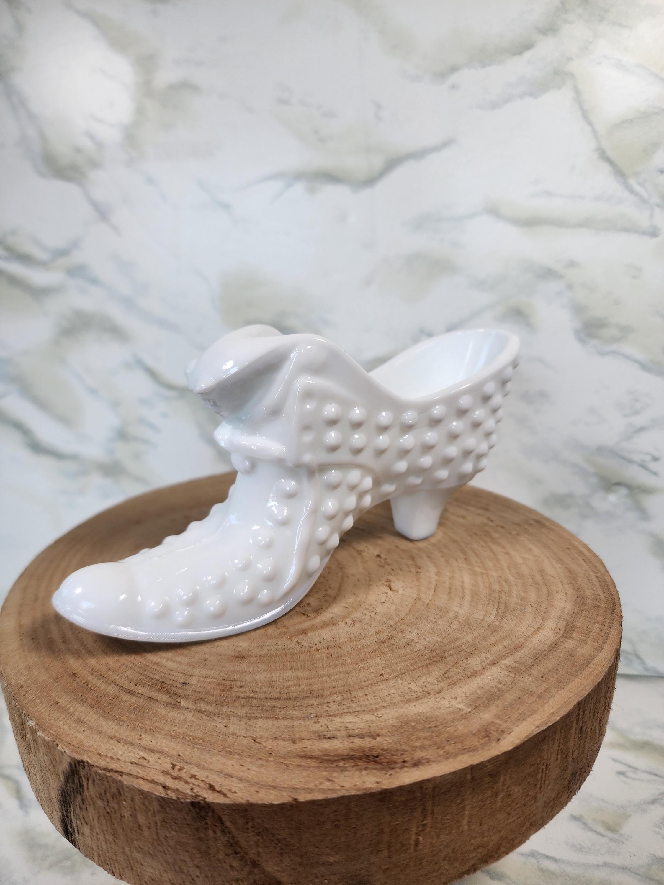 1950代製 FENTON フェントン キャットシューズ 靴 ホブネイル Vintage Fenton Hobnail White Milk Glass Shoe Cat on Top - Etsy