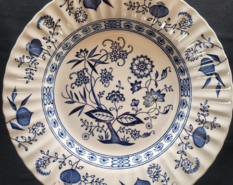 Vintage J&G Meakin Classic Blue Onion Plates, Blue Nordic