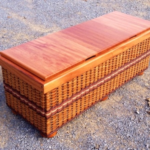 Mahonie dekenkistmand met mahoniehouten deksel