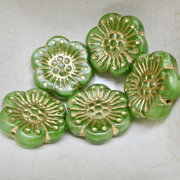 5 Kelly Green Czech Glass 18mm Flower Beads