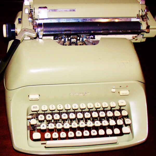 SALE: Green Royal Collectable Typewriter