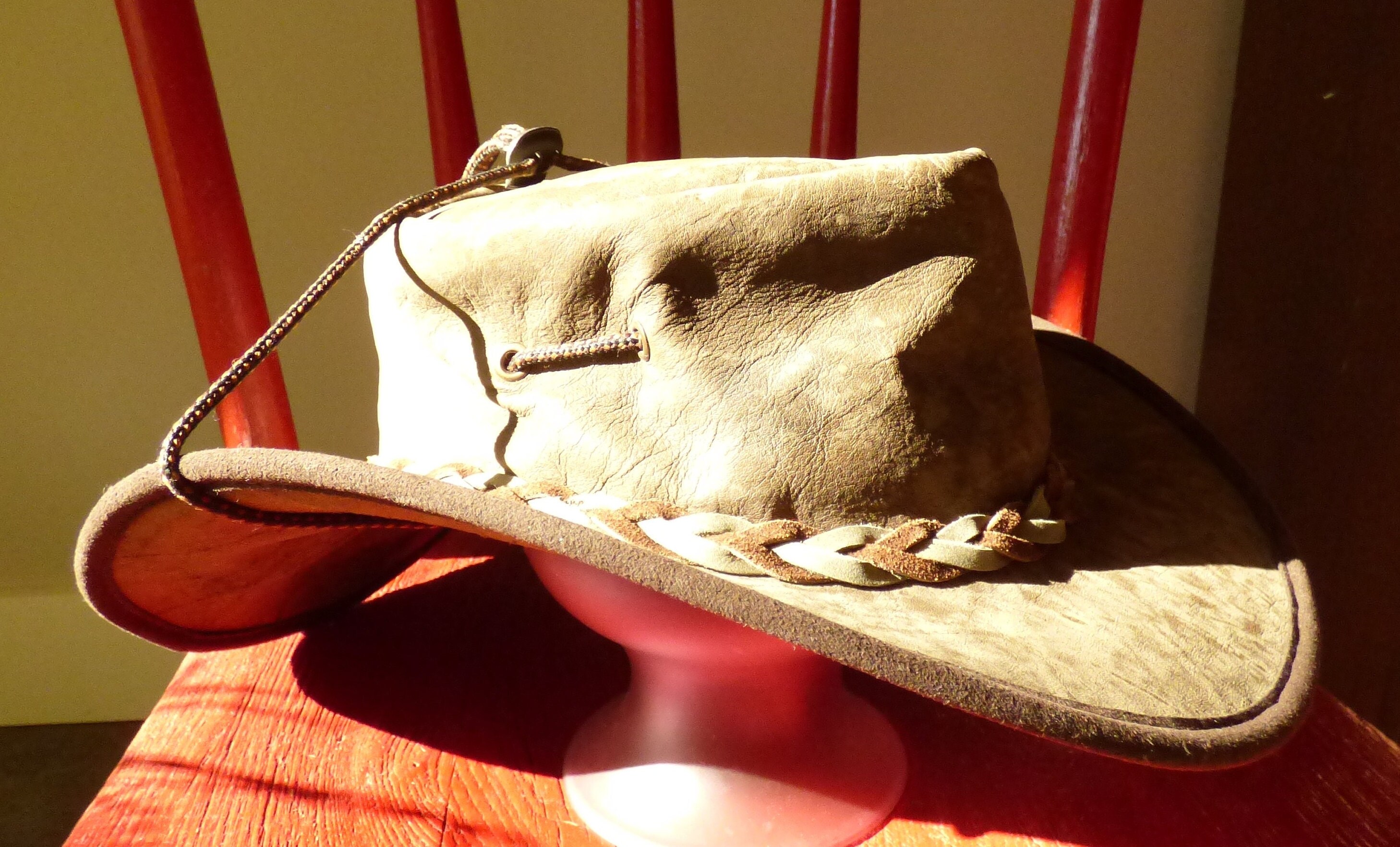 Australian Aussie Hat, Leather, Distressed, Crushable, Foldable, Outback, Original Hat in A Bag