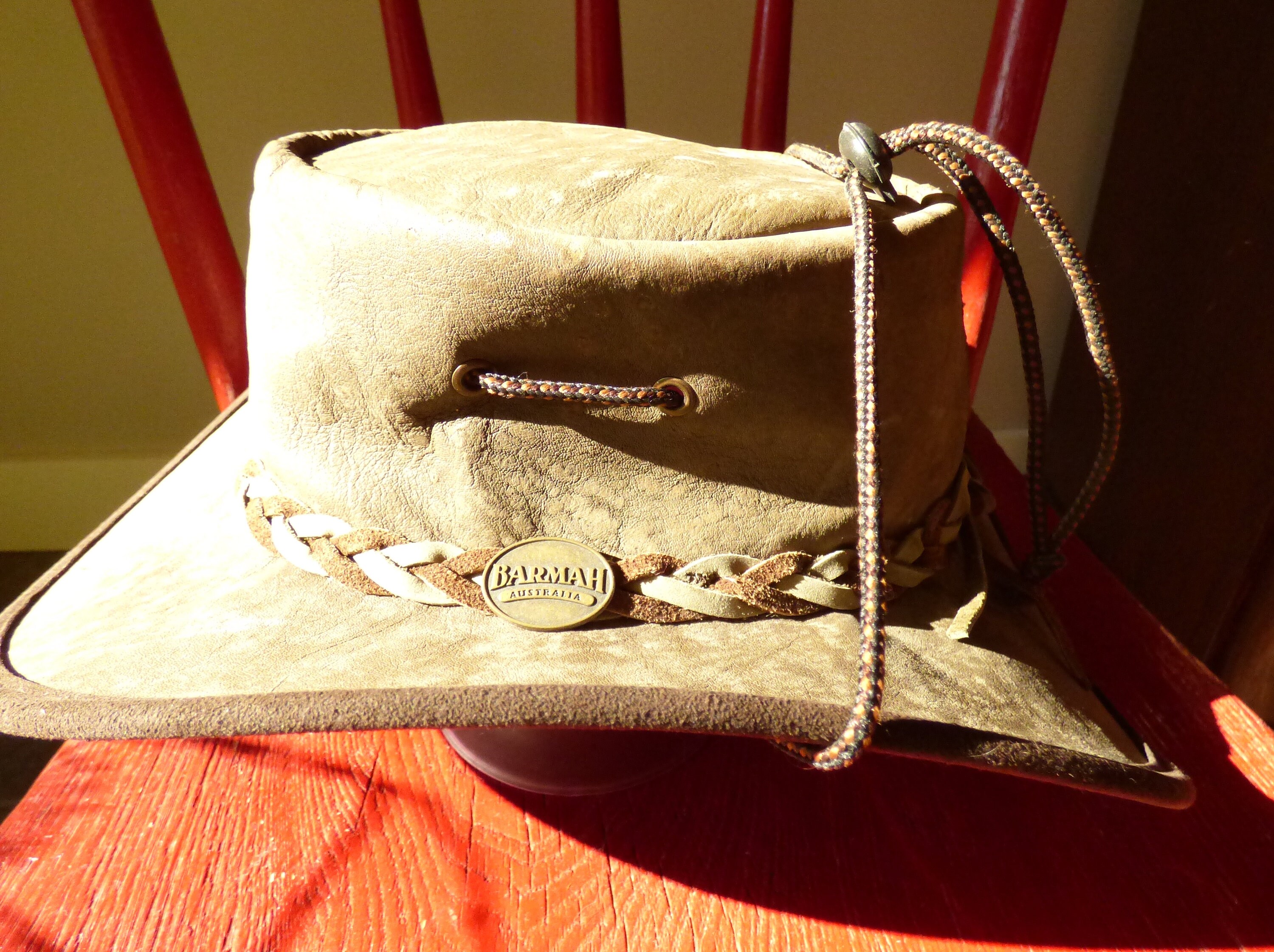 Australian Aussie Hat, Leather, Distressed, Crushable, Foldable, Outback, Original Hat in A Bag