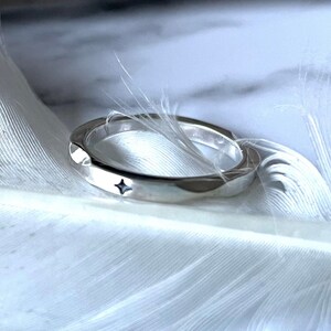 Stacking ring silver retro star design.50s vintage faceted Sterling stars ring. Celestial silver star band.Cosmic ring starry 925. Star ring