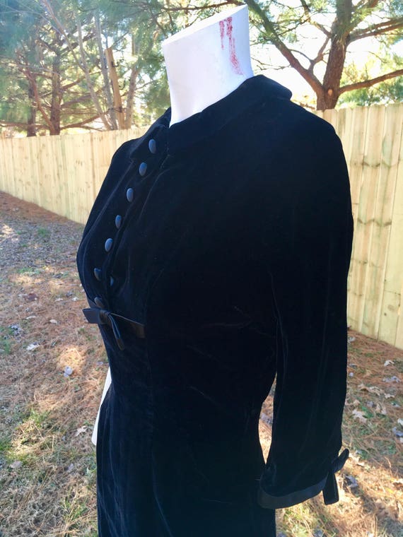 1940's vintage Black Velvet wiggle dress/40's Blac