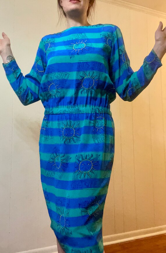 1980’s vintage Silk Op Art Sun print blue dress/1… - image 10