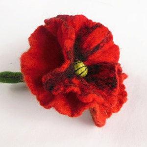 Felted flower brooch,felt brooch,felt brooch flower, felt pin, poppy hand felted brooch red poppy, wet felt flowers