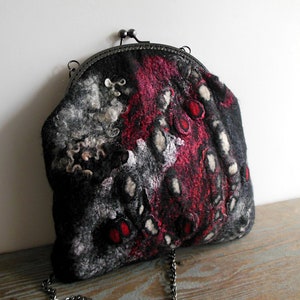 Kiss lock frame abstract 3D design felt bag, metal frame crossbody purse, medium, handfelted purse, vintage style gift for her