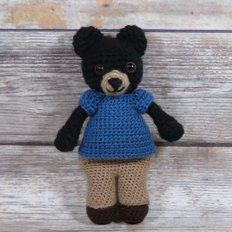 crochet amigurumi bear
tshirt and pants