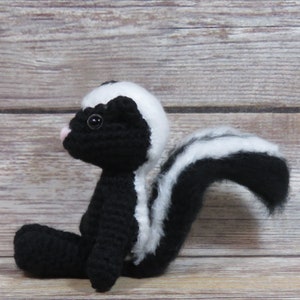 crochet amigurumi skunk