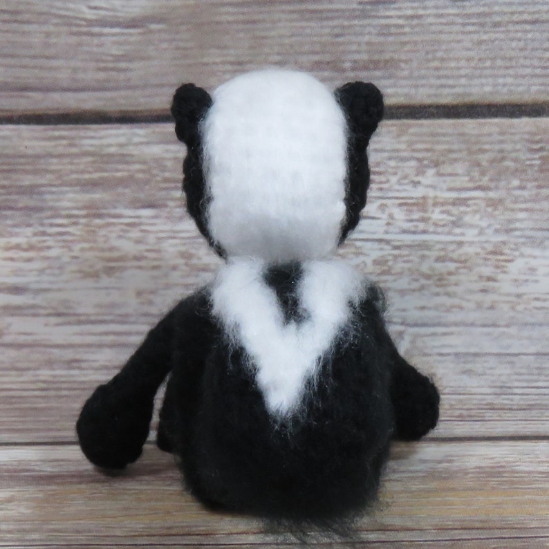 crochet amigurumi skunk