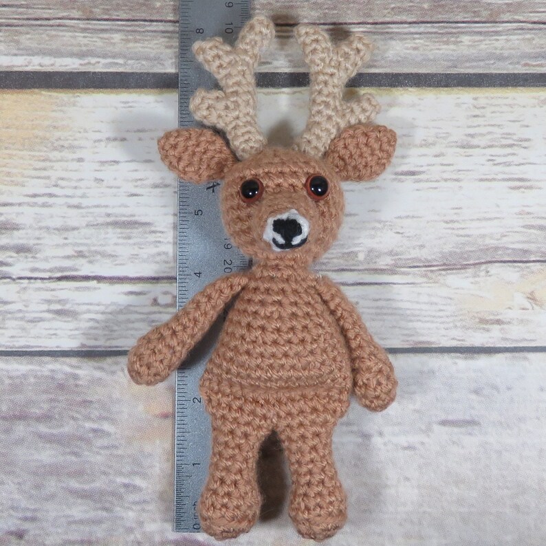 crochet deer
amigurumi deer
crochet doe
crochet buck
crochet animal
amigurumi animal