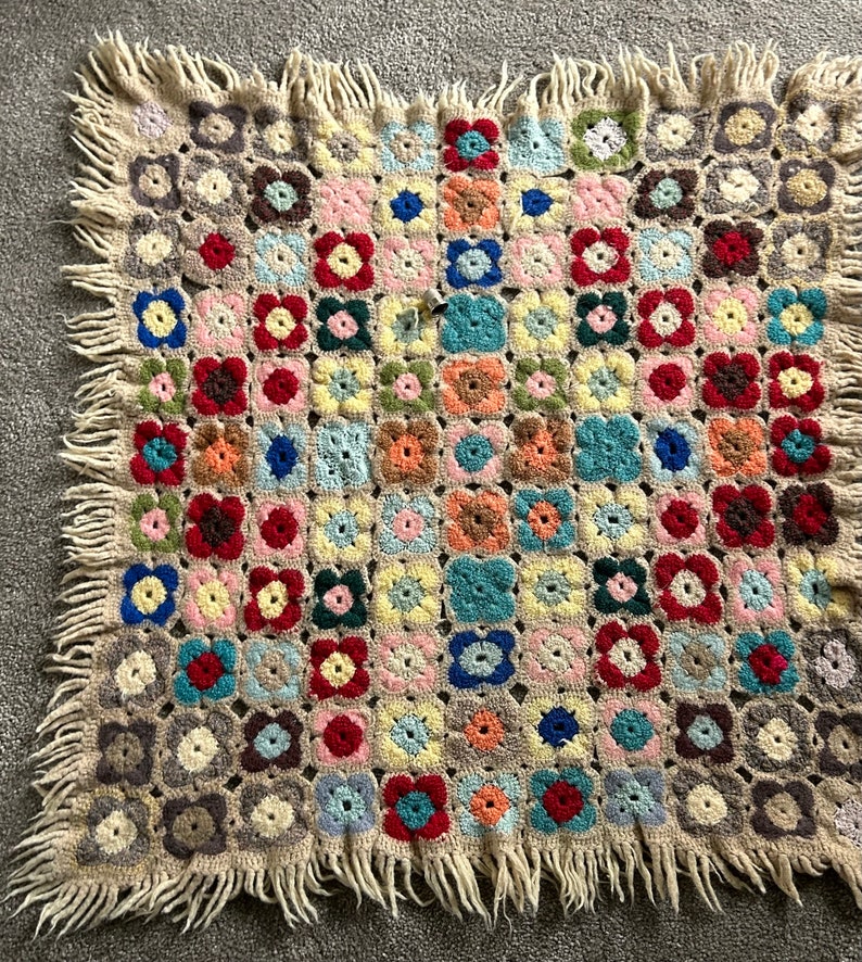 Genuine Vintage Hand Crocheted Granny Squares Small Blanket Rug Table ...