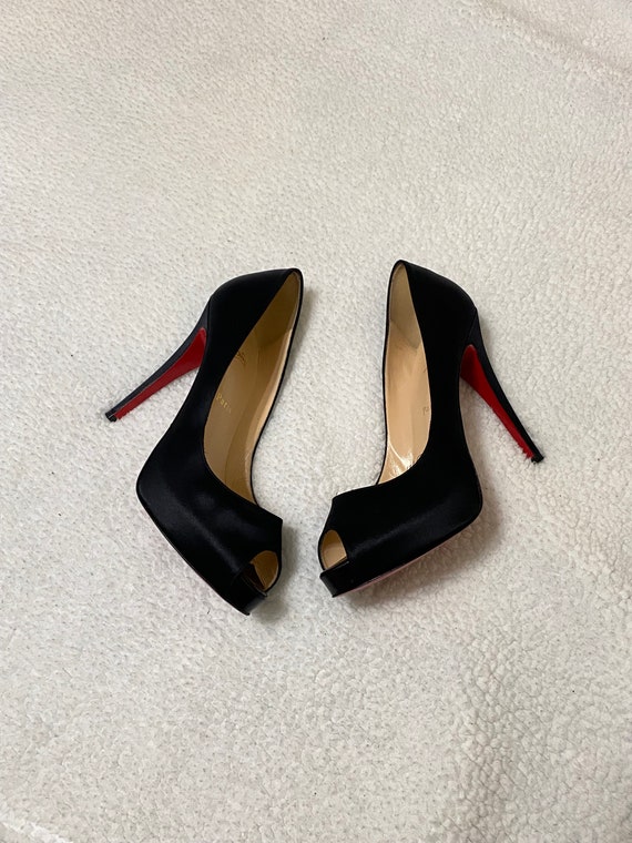 louboutin peep toe heels