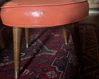 Taburete otomano de vinilo naranja estilo MCM