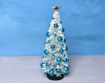 Charming Miniature Christmas Tree for your Dollhouse