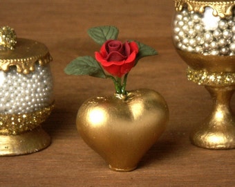 Golden Miniature Heart Vase for your Dollhouse