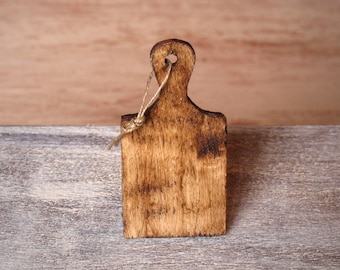 Rustieke miniatuur snijplank voor de poppenkeuken - kabouteraccessoires