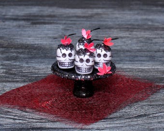Creepy Miniature Skull Cocktails on a Stand for your Dollhouse