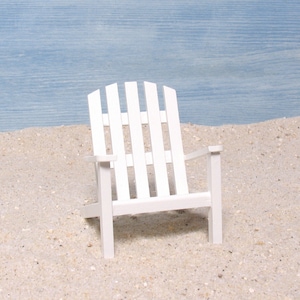 White Miniature Beach Chair for Your Dollhouse