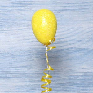 Colorful Shimmering Balloon in Yellow in Scale 1:6