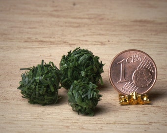 Miniature Fir Balls for Your Dollhouse