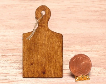 Rustiek miniatuur snijplankje voor de poppenkeuken - elfaccessoire