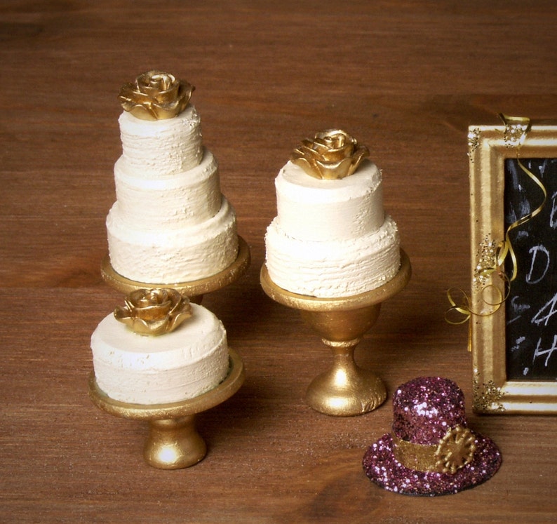 Elegant Miniature Rose Tart for your Dollhouse image 4