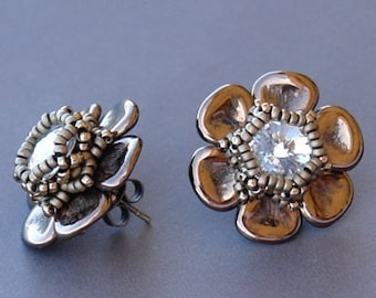 Czech Rose Petals Post Earrings Tutorial - Precious Daisies Earrings - Beading Tutorial by Sidonia