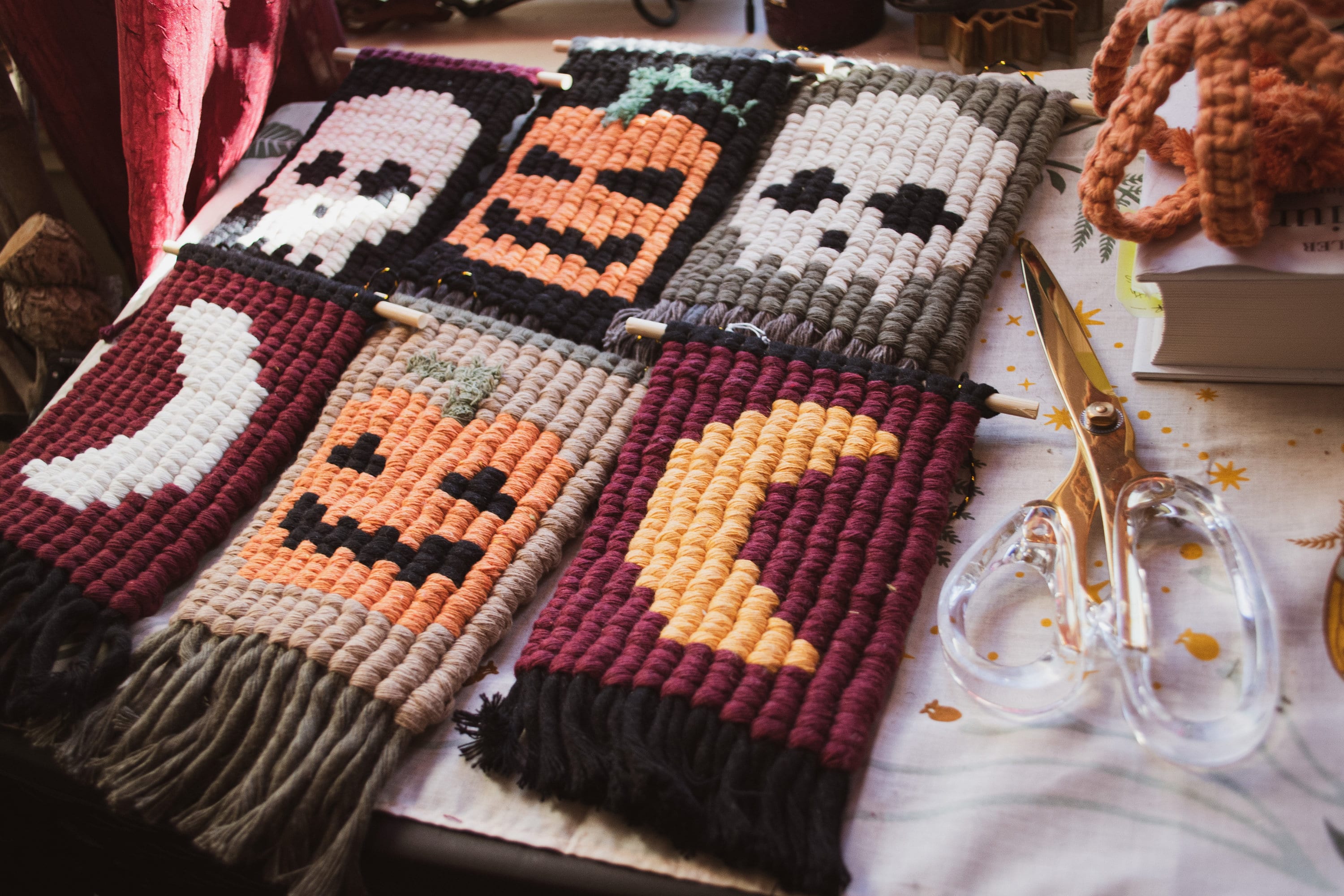 4er Set Halloween Socken - Grusel Skeleton Ghost Pumpkin Design Schwarz/Orange