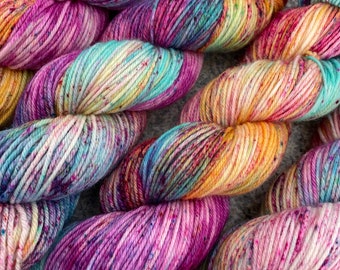 Rainbow Raven Worsted Weight Hand Dyed Yarn, Superwash Merino Wool, PK Yarn, Speckled Yarn, Soft Rainbow Colors, Dyed to Order