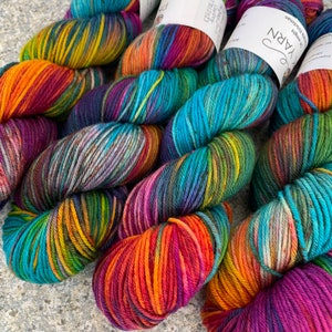 DK Garn, Handgefärbtes Garn, Speckled Garn, Variegated DK Garn, Pk Garn, Captain Fantastisch und The Brown Dirt Cowboy, Superwash Merino Wolle