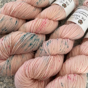 Hand Dyed Fingering Weight Sock Yarn, Superwash Merino Wool with Nylon, PK Yarn, 4-ply yarn, Sock Wool, Clara From Avent 2021, Speckled Yarn