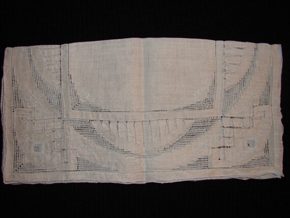 Vintage Hankie with Pale Blue Netting and embroid… - image 5